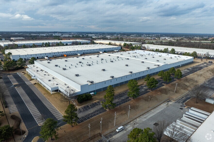 More Photos Of 4650 E Shelby Dr, Memphis Distribution For Lease