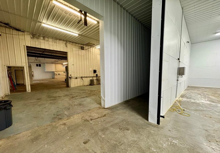 More Photos Of 3512 E Bench Rd, Dillon Manufacturing For Sale