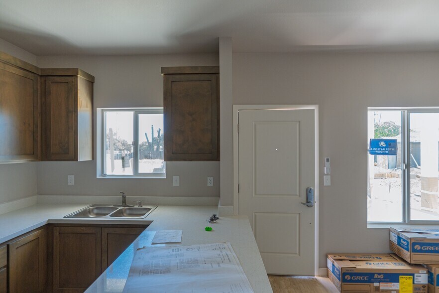 More Photos Of 40 W 13th St, Merced Apartments For Sale