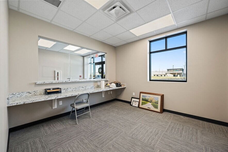 More Photos Of 4889 Alliance Dr, Mason Distribution For Sale