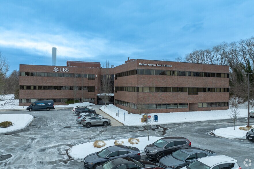 Primary Photo Of 8 Essex Center Dr, Peabody Office For Lease