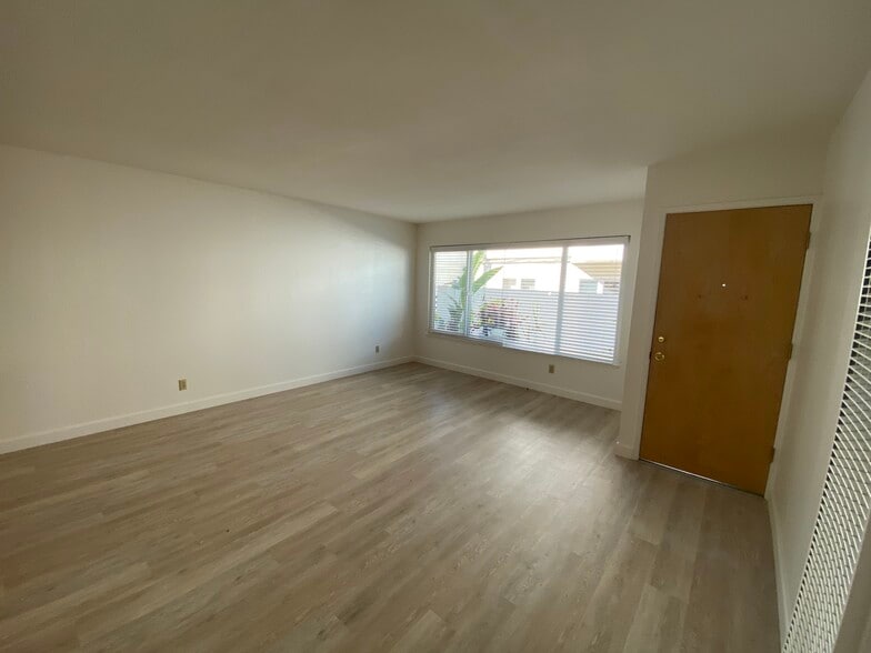 More Photos Of 140 Bay St, Santa Cruz Apartments For Sale