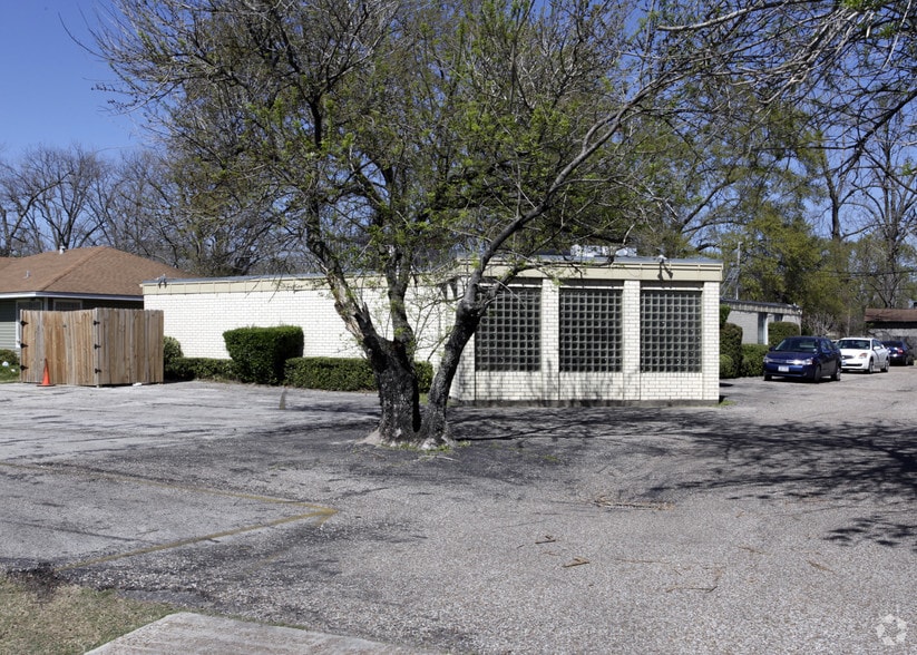 Primary Photo Of 110 W Rosamond St, Houston Office For Sale