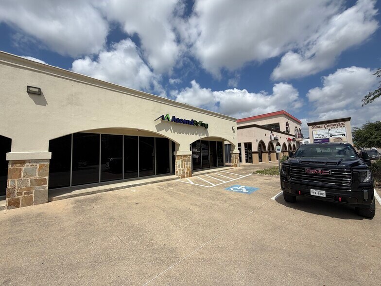 More Photos Of 901 N Sylvania Ave, Fort Worth Freestanding For Sale