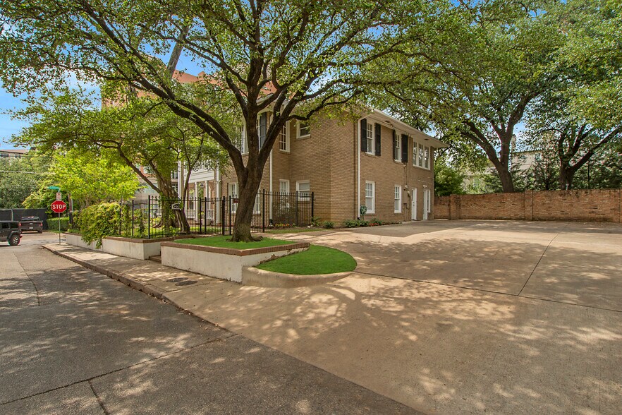 More Photos Of , Dallas Unknown For Sale