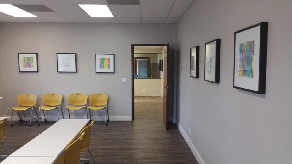 More Photos Of 2345 S Alma School Rd, Mesa Office For Lease