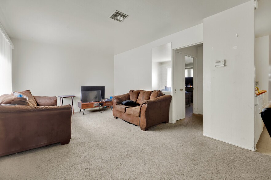 More Photos Of 601 E Rice St, Blythe Apartments For Sale