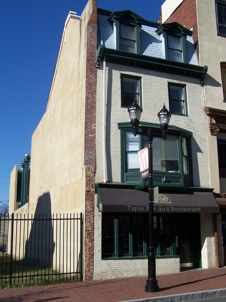 More Photos Of 413 N Market St, Wilmington Restaurant For Lease