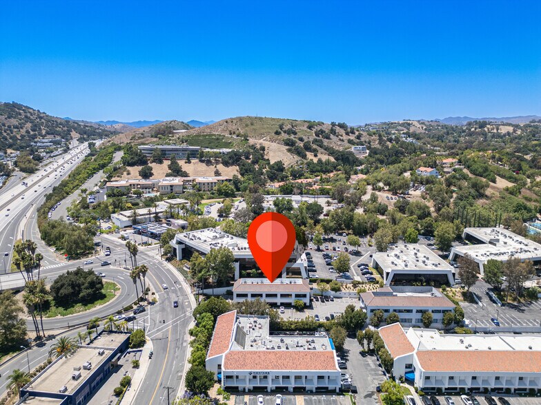 More Photos Of 24011 Ventura Blvd, Calabasas Medical For Lease