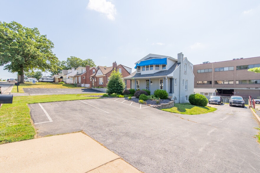 More Photos Of 4154 Crescent Dr, Saint Louis Office For Sale