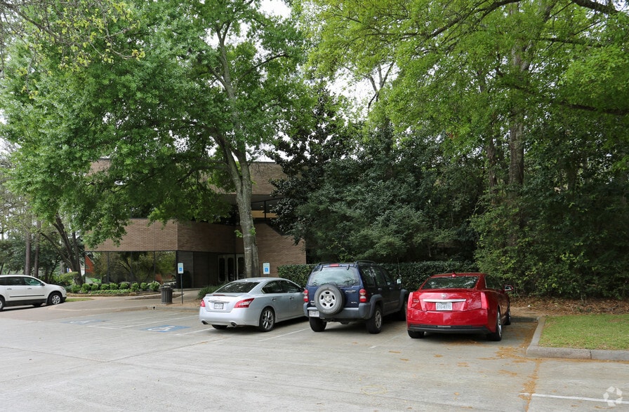 More Photos Of 3 Grogans Park Dr, The Woodlands Medical For Lease