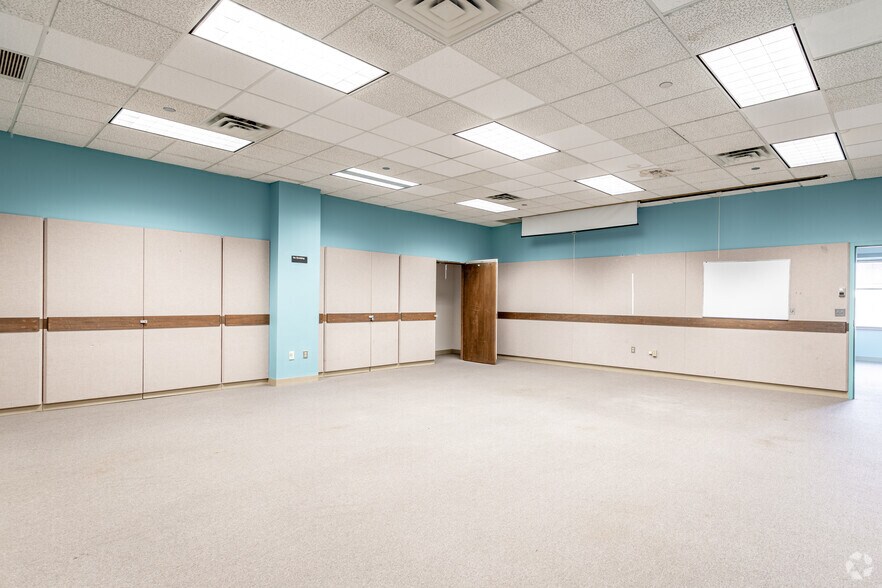 More Photos Of 500 Scarborough Dr, Egg Harbor Township Unknown For Lease