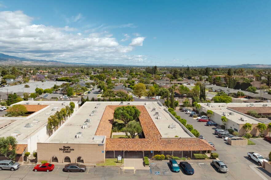 More Photos Of 13362 Newport Ave, Tustin Unknown For Lease