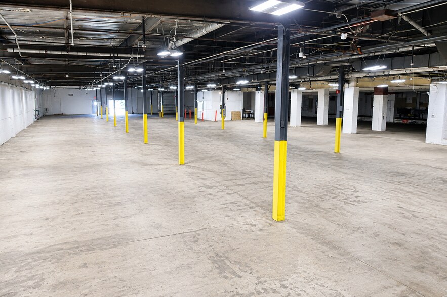More Photos Of 1811 LeMoyne Ave, Syracuse Warehouse For Lease