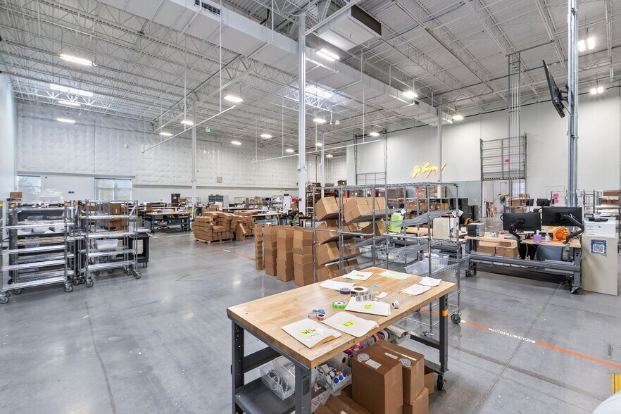 More Photos Of 6231 E Stassney Ln, Austin Warehouse For Lease