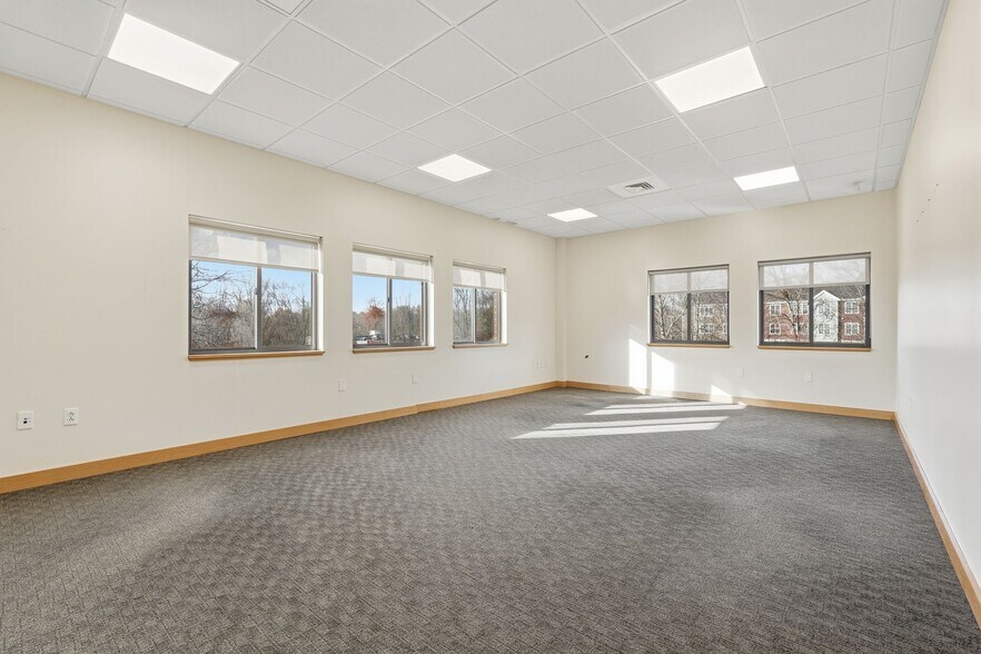 More Photos Of 100 University Dr, Amherst Medical For Lease