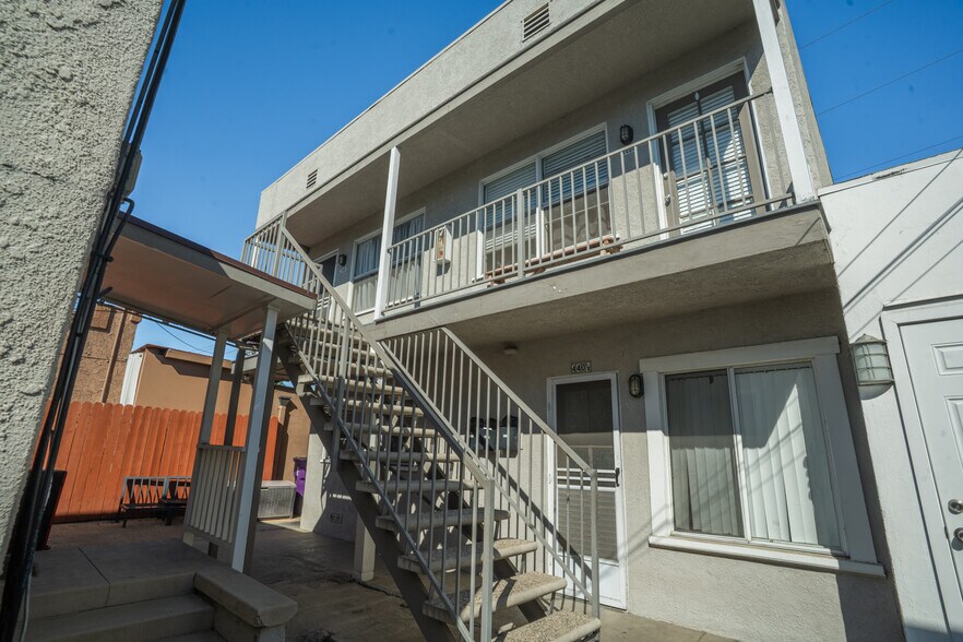 More Photos Of 440 N Zona Ct, Long Beach Multifamily For Sale