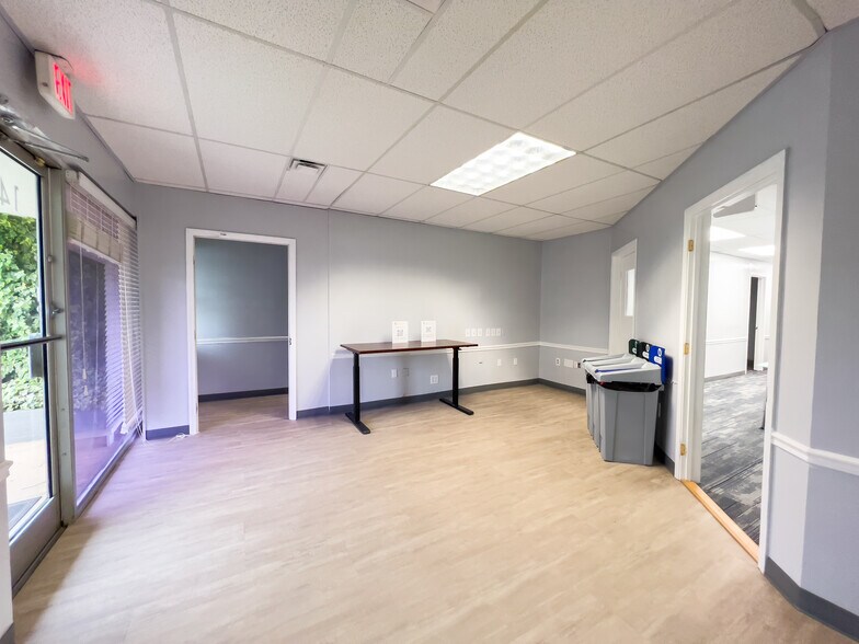 More Photos Of 1431 Elizabeth Ave, Charlotte Office For Lease