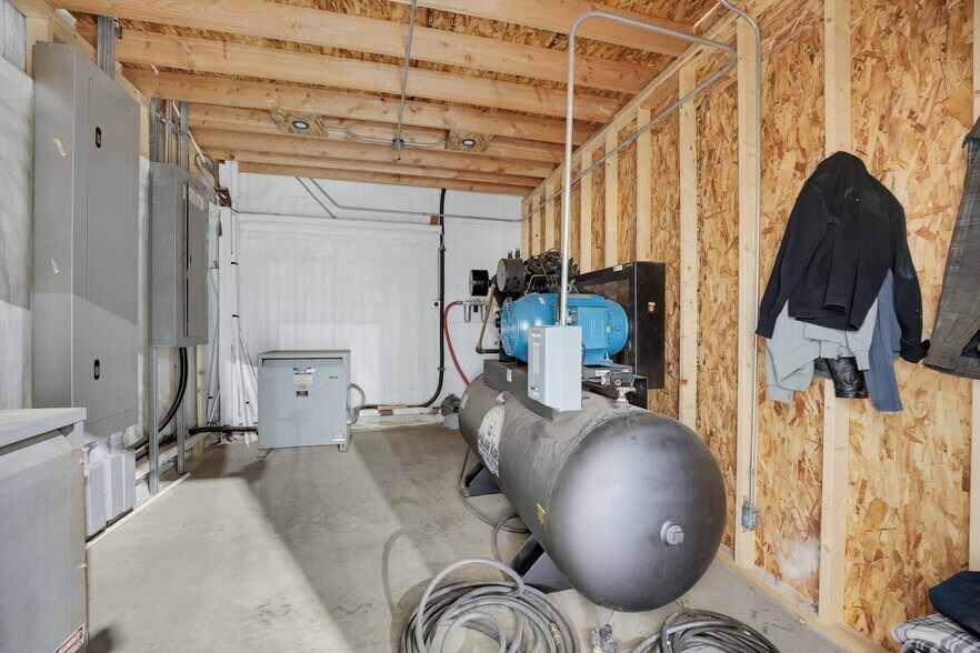 More Photos Of 22800 Highway H, Sedalia Manufacturing For Sale