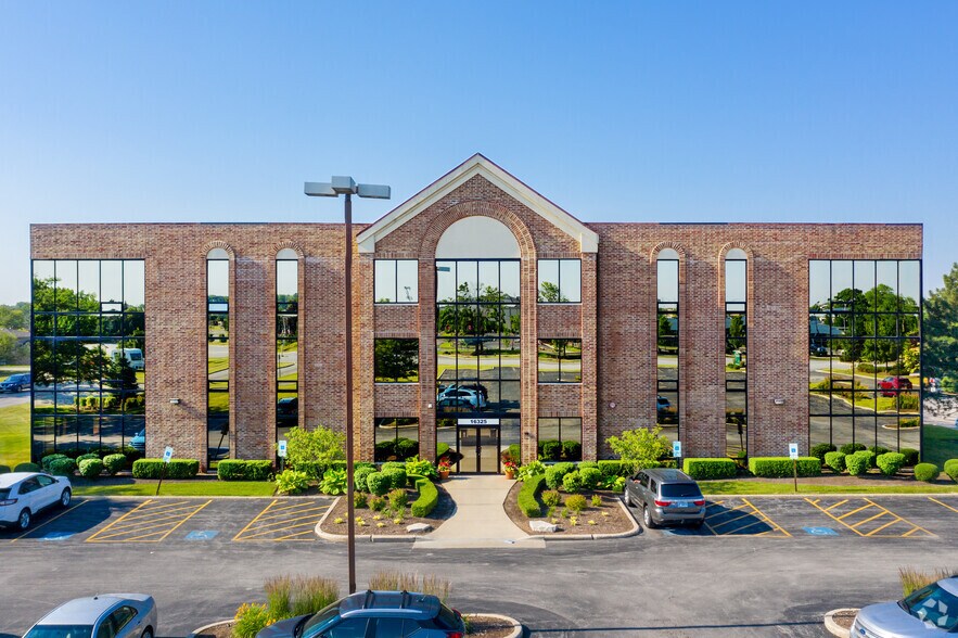 More Photos Of 16325 S Harlem Ave, Tinley Park Office For Lease