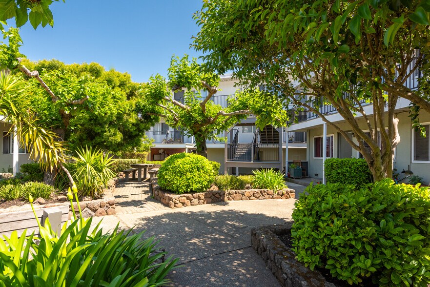 More Photos Of 45 Woodland Ave, San Rafael Apartments For Sale