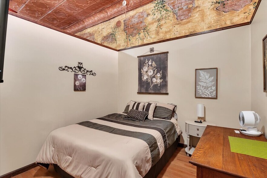 More Photos Of 68 Main St, Whitehall Flex For Sale