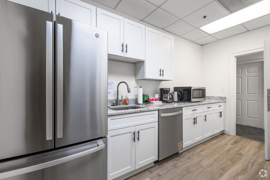 More Photos Of 1640 Powers Ferry Rd SE #11, Marietta Office For Lease