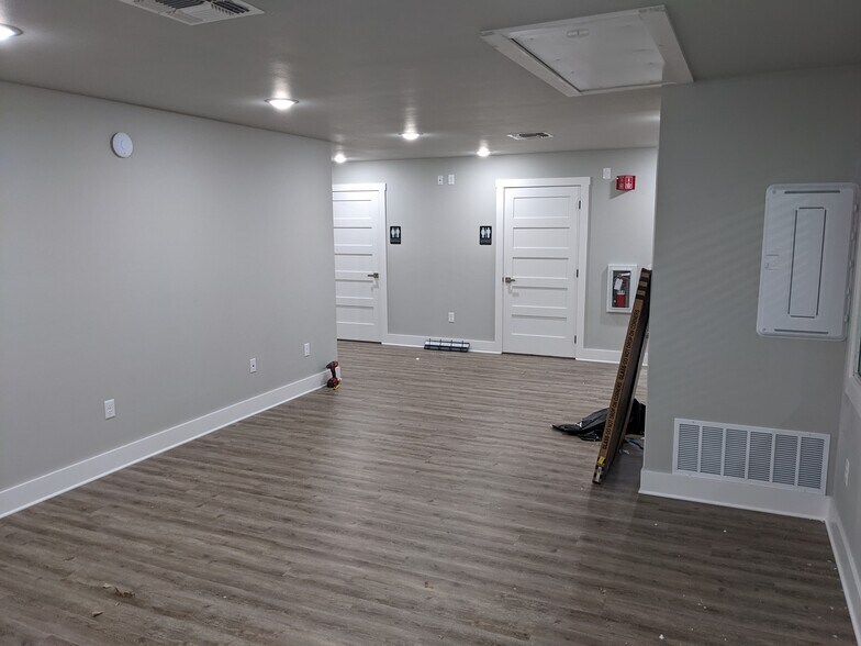 More Photos Of 105 Schumanns Beach Rd, New Braunfels Office For Lease