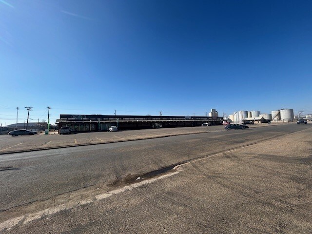 More Photos Of 704-712 Maple Ave, Dalhart Unknown For Lease