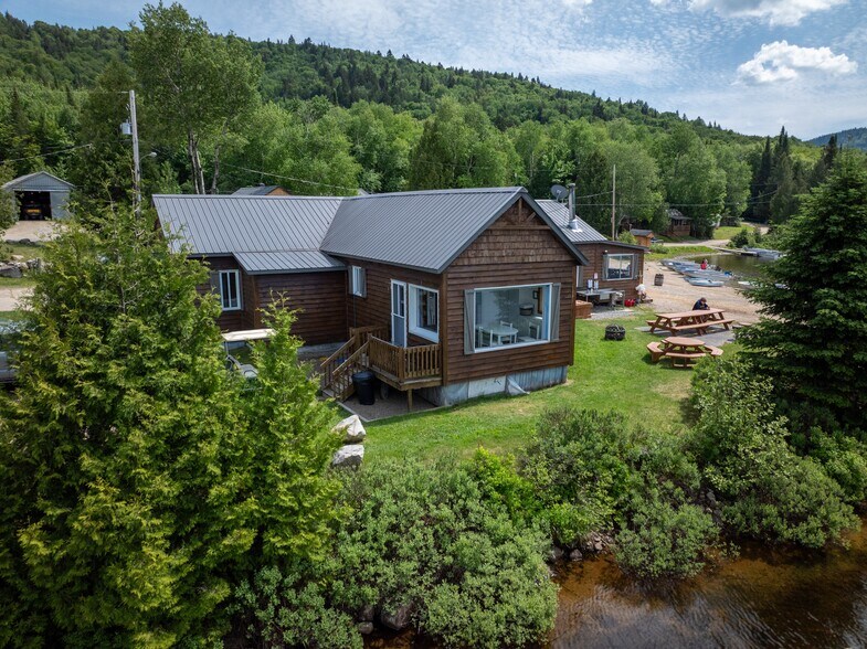 More Photos Of 1020 Ch Du Lac-Croche, Saint-come Sports And Entertainment For Sale