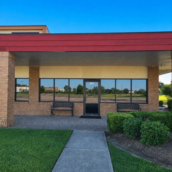 More Photos Of 2518-2526 Westminister St, Pearland Medical For Lease