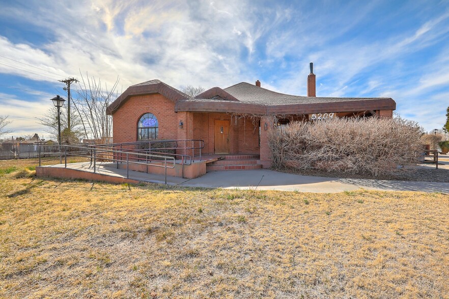 Primary Photo Of 5209 4th St NW, Albuquerque Restaurant For Sale