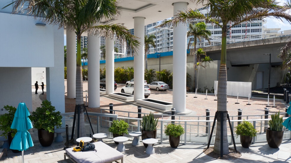 More Photos Of 4010 S Ocean Dr, Hollywood Hotel For Lease