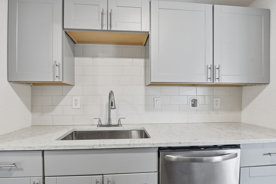 More Photos Of 16432 E 13th Pl, Aurora Specialty For Sale