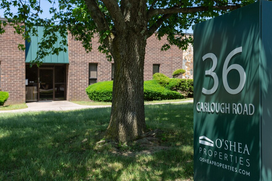 More Photos Of 36 Carlough Rd, Bohemia Warehouse For Lease