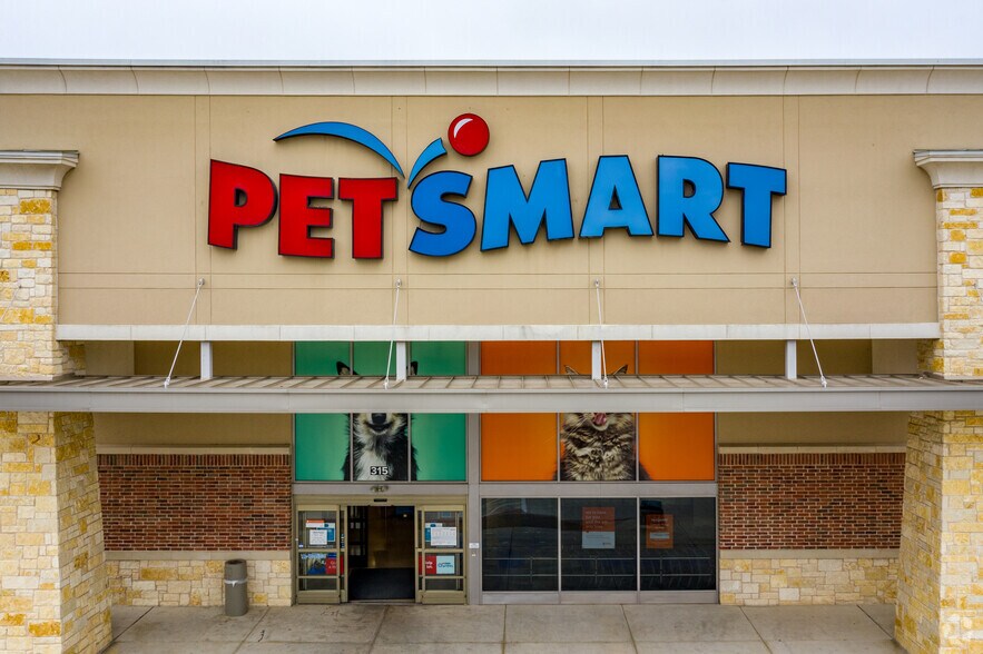 More Photos Of 161 Creekside Way, New Braunfels Unknown For Lease