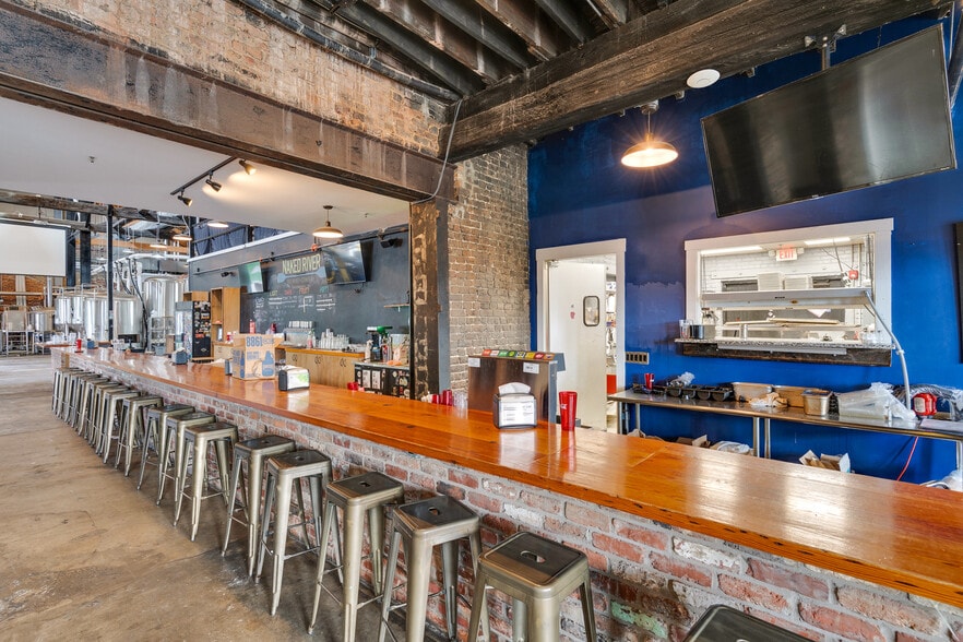 More Photos Of 1791 Reggie White Blvd, Chattanooga Restaurant For Lease