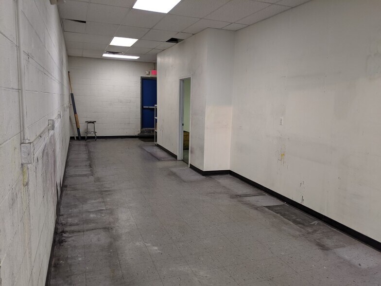 More Photos Of 1309 Eisenhower Blvd, Johnstown Freestanding For Lease