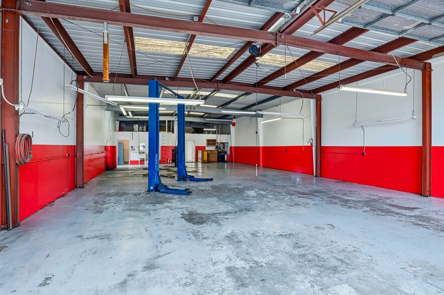 More Photos Of 593 Industrial Pky, Hayward Warehouse For Sale