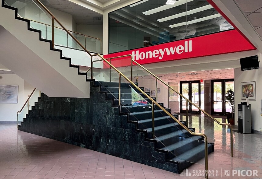 More Photos Of 11100 N Oracle Rd, Tucson Unknown For Lease