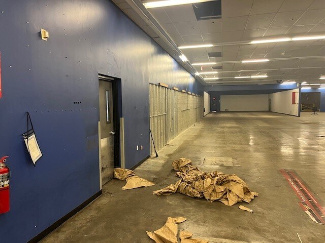 More Photos Of 3505 S Carrollton Ave, New Orleans Auto Repair For Lease