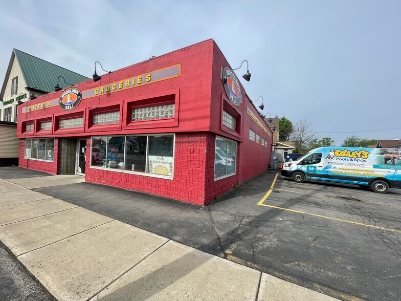 Primary Photo Of 3306 Lake Shore Rd, Buffalo Convenience Store For Sale