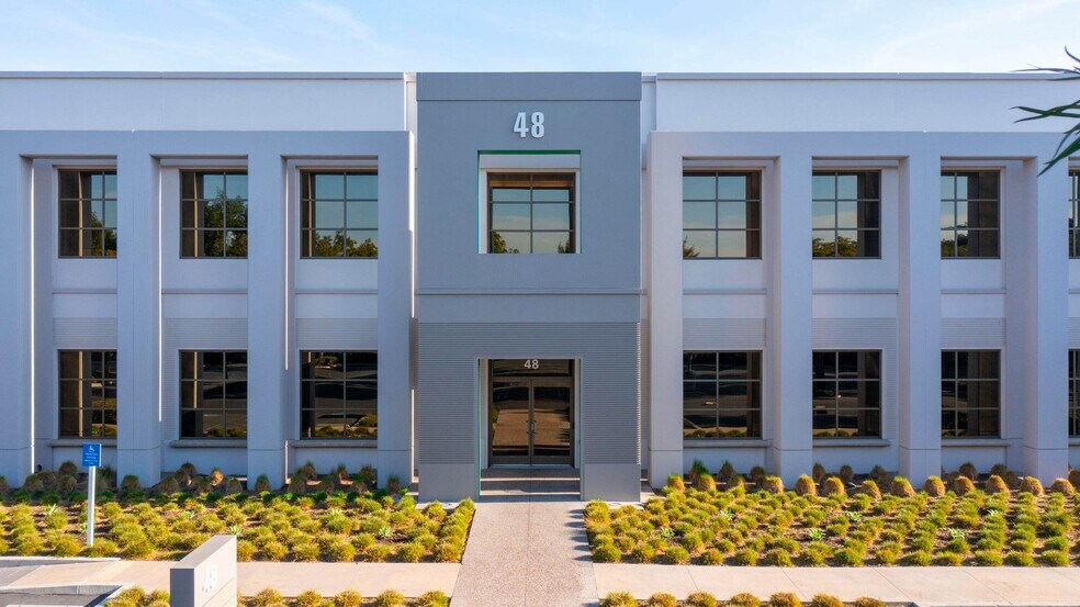 More Photos Of 46 Discovery, Irvine Unknown For Lease