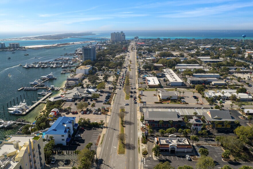 More Photos Of 503 Harbor Blvd, Destin Office For Lease