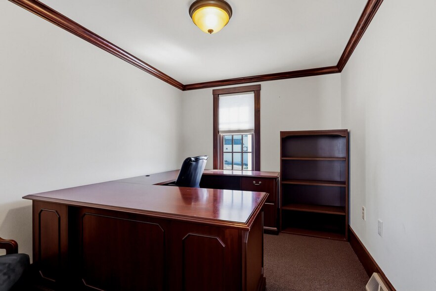 More Photos Of 517 Monroe St, Sheboygan Falls Office For Sale