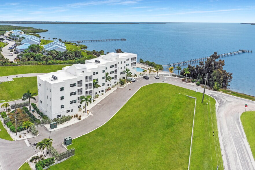 More Photos Of 14550 River Beach Dr, Port Charlotte Apartments For Sale