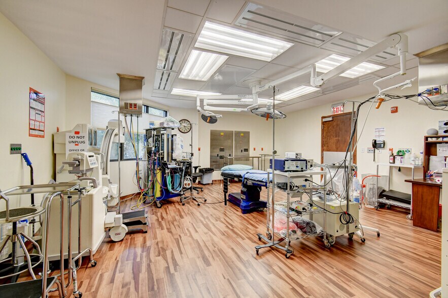 More Photos Of 2314 Seacrest Blvd, Boynton Beach Medical For Lease