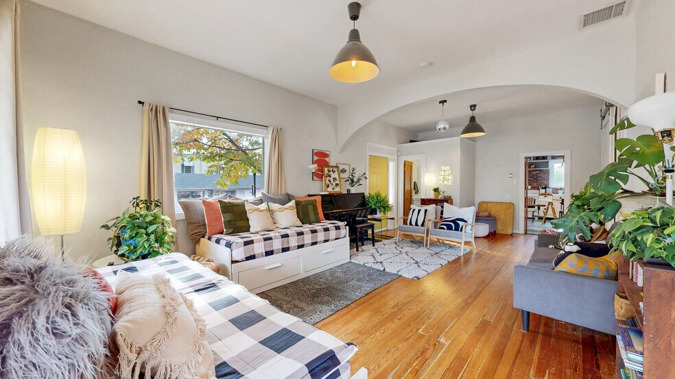 More Photos Of 100 W Cleveland St, Lafayette Office Residential For Sale