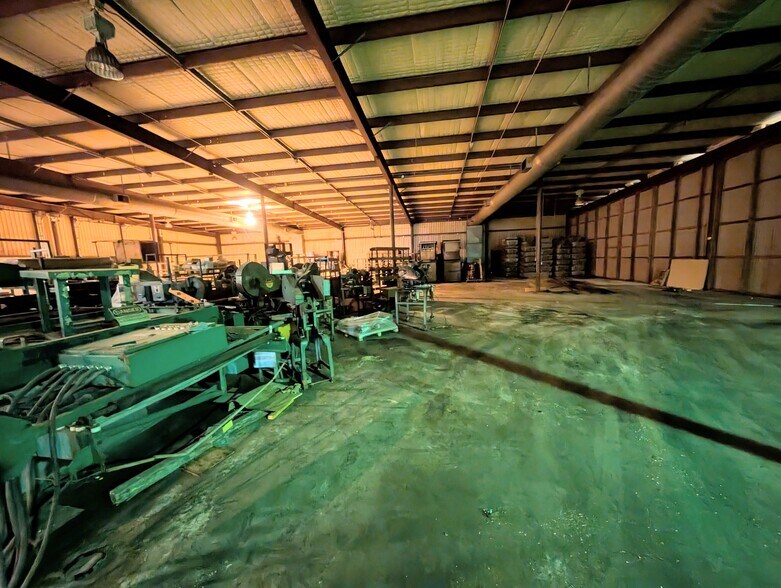 More Photos Of 1469 US Highway 59, Moran Manufacturing For Sale