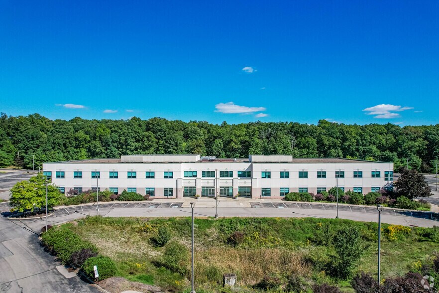 More Photos Of 120-140 E Kensinger Dr, Cranberry Township Office For Sale